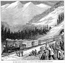 Train de la Central Pacific Railroad dans les montagnes de la Sierra Nevada
