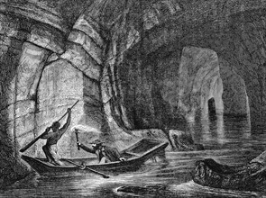 Barque naviguant sur la Styx, riviere souterraine des grottes de Mammouth, grottes de castine dans le Kentucky, Etats-unis