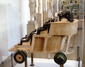 Greek war chariot c5th-3rd century BC
