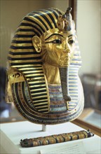 Golden death mask of Tutankamen