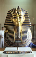 Golden death mask of Tutankamen