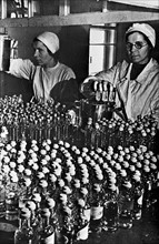 Préparation des prescriptions à l'usine pharmaceutique de Moscou