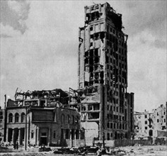 The Prudential Buildin in ruins, Warsaw Photo taken in 1945