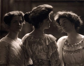 Goldensky, Portrait of three women
