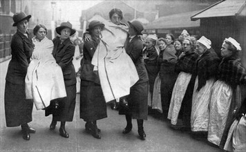 Première guerre mondiale : Entraînement de femmes pompiers britanniques