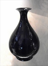 Porcelain vase with violet blue glaze