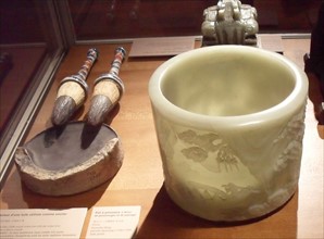 Chinese jade brush pot decorated with landscape
