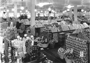 Photograph of a well stocked shop in the USA 1920s.