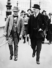 Photograph of A J Balfour and Lloyd George in 1914