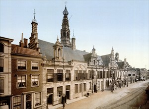 The town hall, Leiden, Holland, between 1890 - 1900.