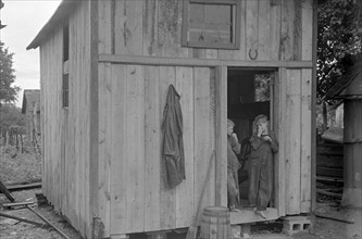 Dweller in Circleville's Hooverville, 1938