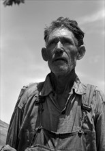 Veteran migrant agricultural worker. He has followed the road for about thirty years. Date 19390101.