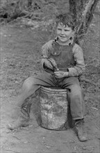 Child of white migrant worker near Harlingen, Texas by Russell Lee, 1903-1986, dated 19390101.