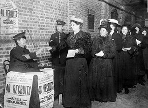 Women enlisting for war work. England World War One.