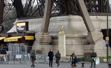 Soldiers at the Eiffel Tower, Paris provide security