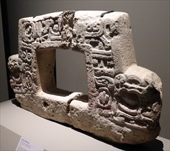 Mayan two-headed altar, representing the bird Muwaan, associated with the night sky and underworld.
