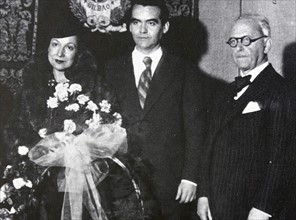 Federico García Lorca, (centre)