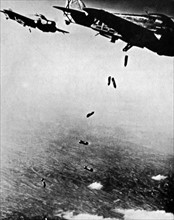 Spanish civil war, Italian aircraft bomb Republican positions in Spain