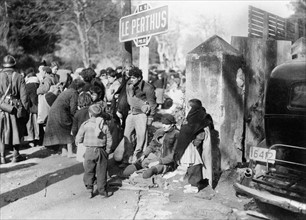 Spanish refugees reach France at the end of the Spanish Civil War