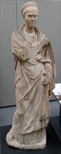 Portrait statue of a woman