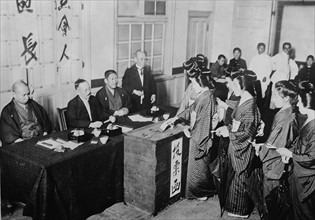 Women voting in Japan