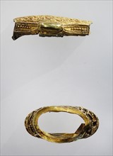 Gold hilt collar from a sword