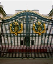 Exterior and gate of Buckingham palace