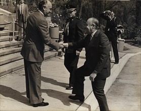 Robert Muldoon prime Minister of New Zealand Shaking hands with President Jose Lopez Portillo of Mexico
