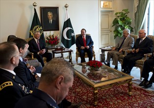 Secretary Chuck Hagel, left, Pakistani Prime Minister Nawaz Sharif in Islamabad, Pakistan 2013