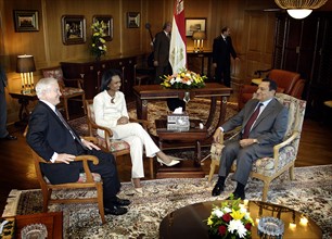 Robert Gates, with Condoleezza Rice, meeting Egyptian President Hosni Mubarak 2007