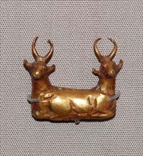 Gold amulet in the form of two antelopes belonging to Queen Puabi