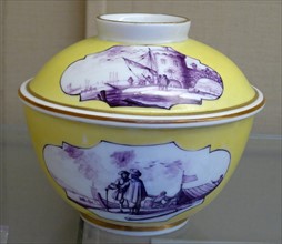 Porcelain bowl and cover