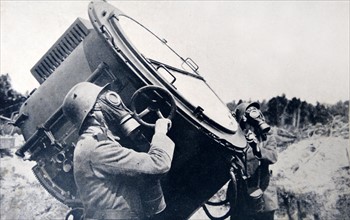 German World war one searchlight prepared in a German anti-aircraft position 1917