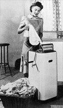 A parnall clothes wringing machine