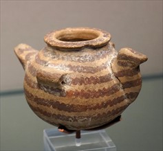 Bird-shaped jar from the Middle Presynaptic