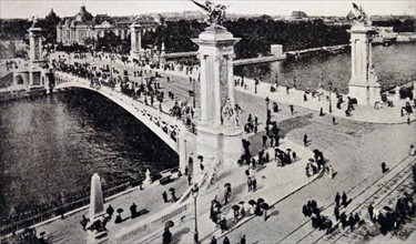 the Pont Alexandre III