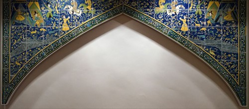 Tiled spanrel painted in cuerda seca technique
