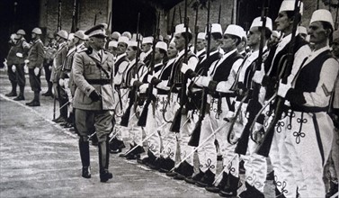 Italian General Alberto Pariani in front of the Albanian troops