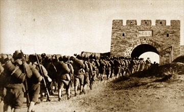 Japanese troops enter Manchuria in China 1933