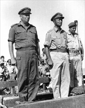 Asaf Simhoni with Chief of Staff Moshe dayan 1956.
