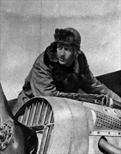 Belgian aviator photographs a German aircraft.
