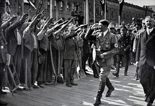 Adolf Hitler visits the central bank to greet workers