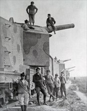 French Railway mounted cannons during WWI 1917