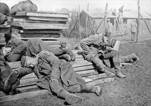 Exhausted German prisoners of war during WWI