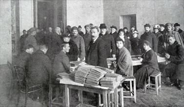 Election polling station in Petrograd during the elections of 1917