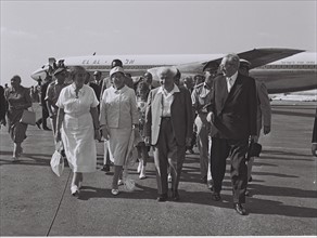 Yitzhak Ben-Zvi welcomed by Prime Minister David Ben-Gurion and Golda Meir