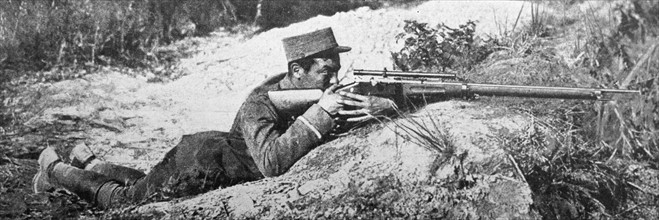 French WWI marksman takes aim