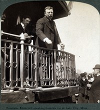 President Roosevelt speaking from his car on a train