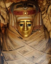 Roman-Egyptian mummy with mask for a girl