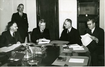 War Council, Melbourne, 1941 Standing John Reid. L to R A Drakeford, Walter Nash, John Curtin Dr Evatt